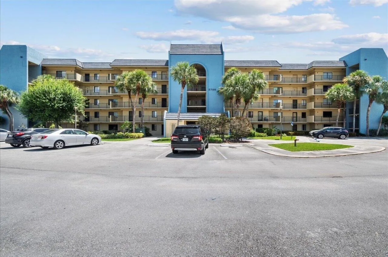 2786 Tennis Club Drive # 102, West Palm Beach, FL 33417