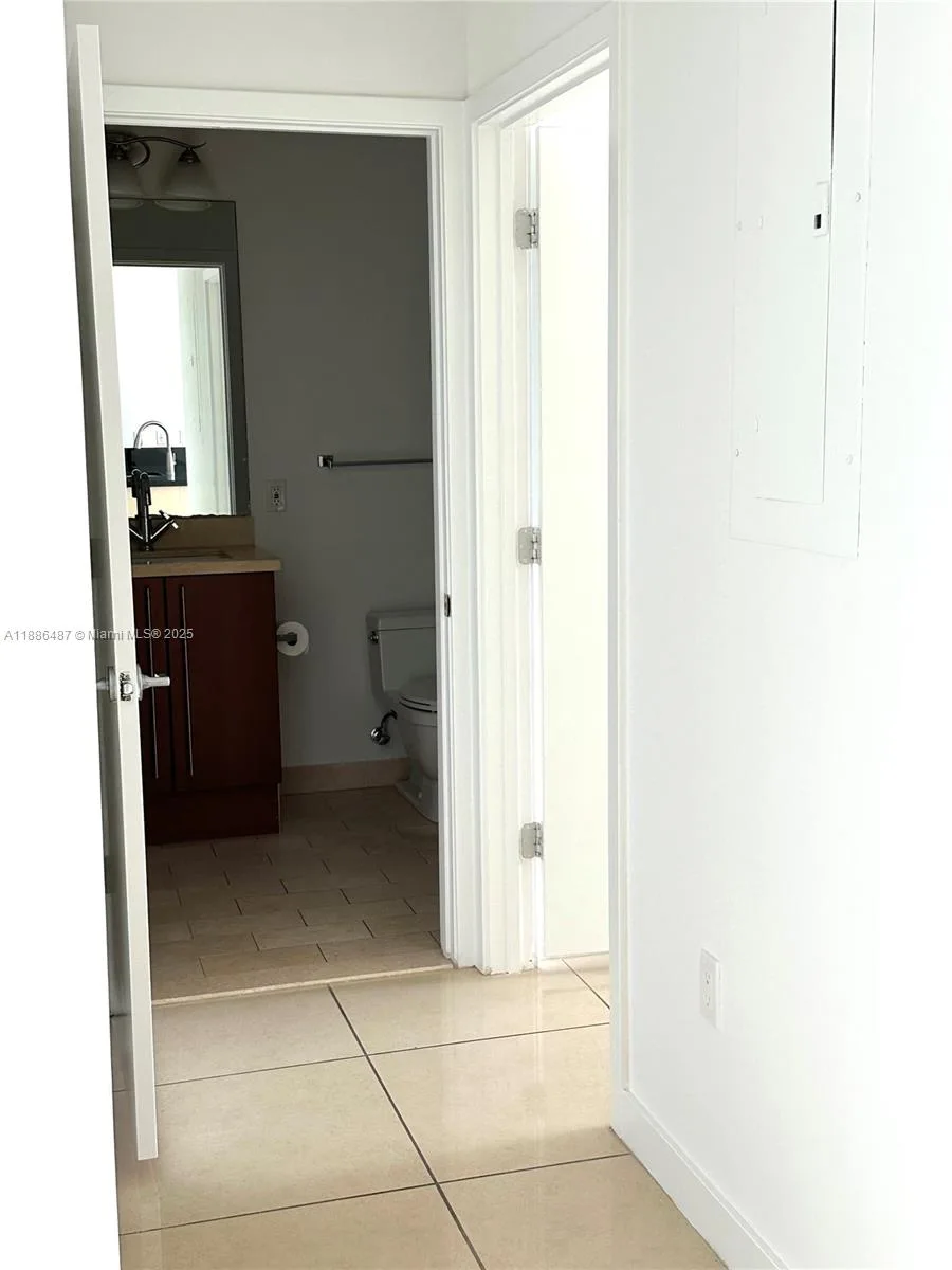 79 SW 12th St # 2102-S, Miami, FL 33130 photo 11