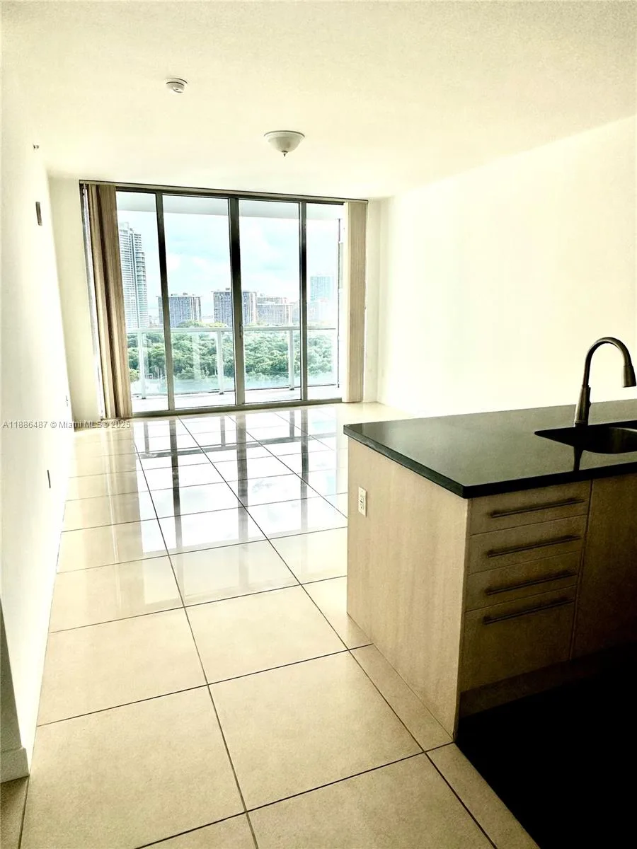 79 SW 12th St # 2102-S, Miami, FL 33130 photo 8