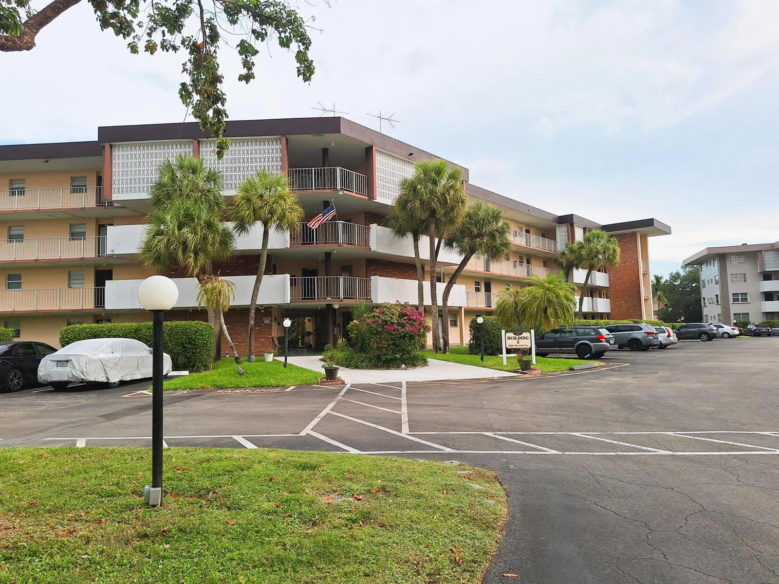 2900 NW 47TH Terrace # 303B, Lauderdale Lakes, FL 33313