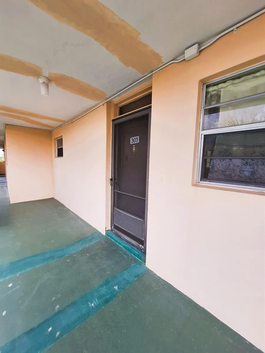 2900 NW 47TH Terrace # 303B, Lauderdale Lakes, FL 33313 photo 2