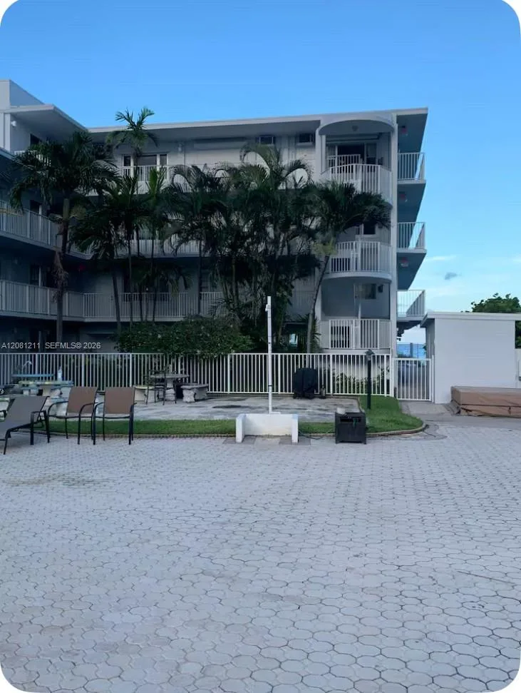 1480 S Ocean Blvd # 218, Lauderdale By The Sea, FL 33062