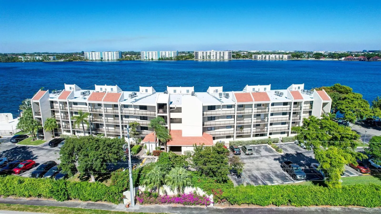 115 Lake Emerald Drive # 403, Oakland Park, FL 33309