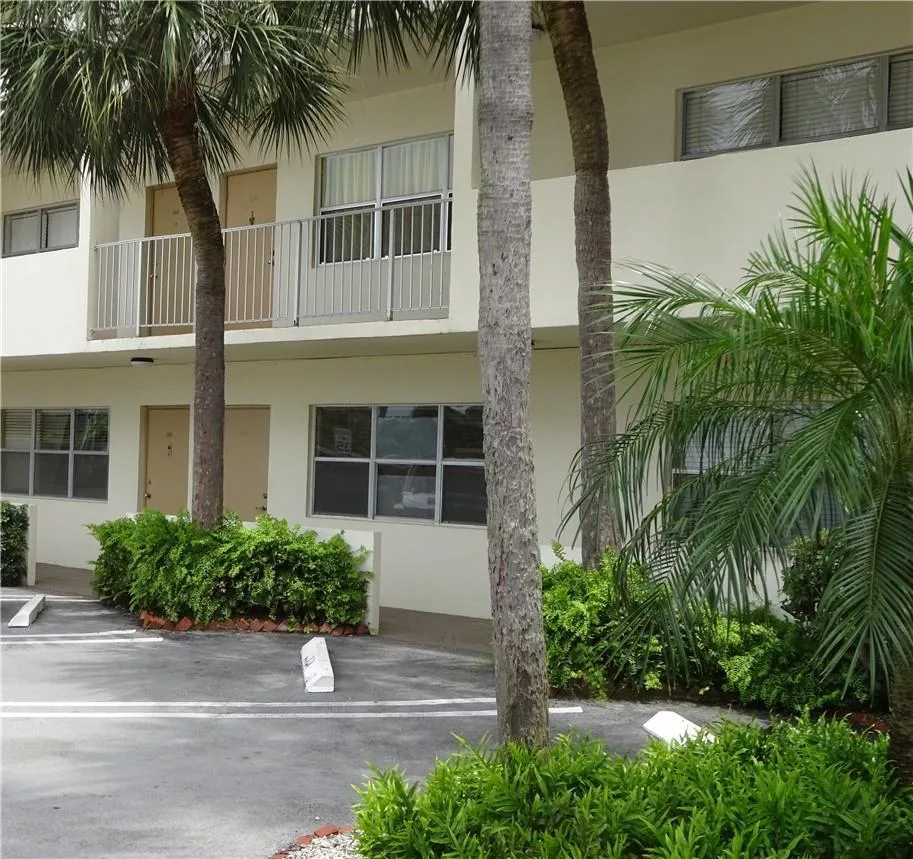 2840 NE 14th Street Causeway # 109, Pompano Beach, FL 33062