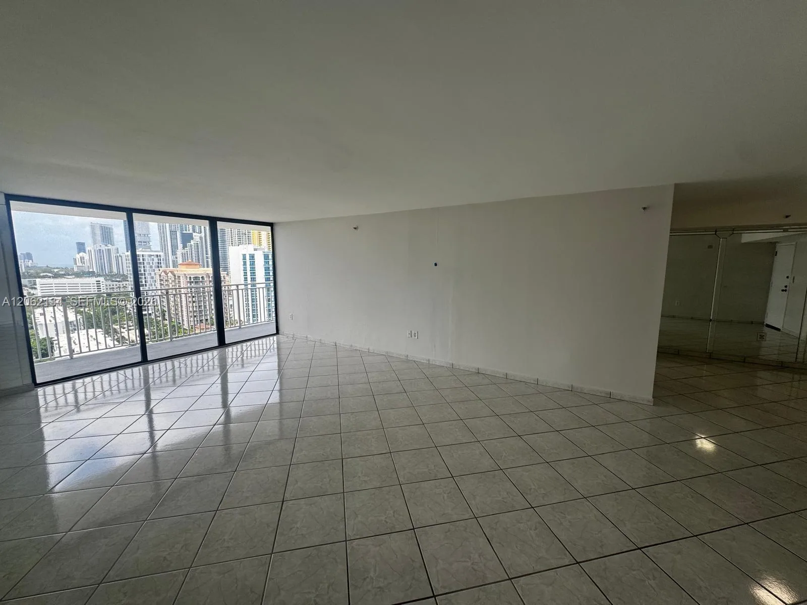 210 174th St # 2110, Sunny Isles Beach, FL 33160 photo 2