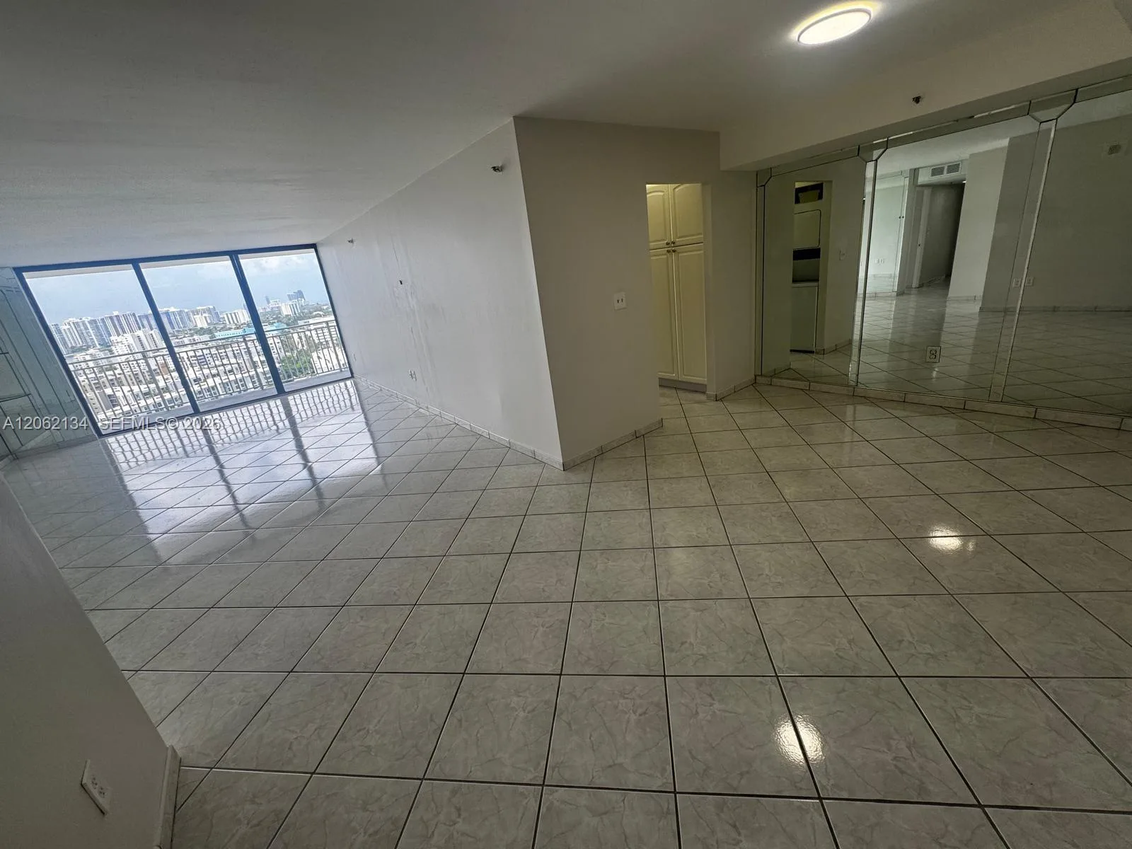 210 174th St # 2110, Sunny Isles Beach, FL 33160 photo 3