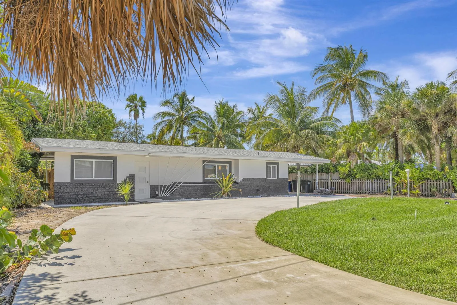 1911 Cypress Avenue, Fort Pierce, FL 34949 photo 2