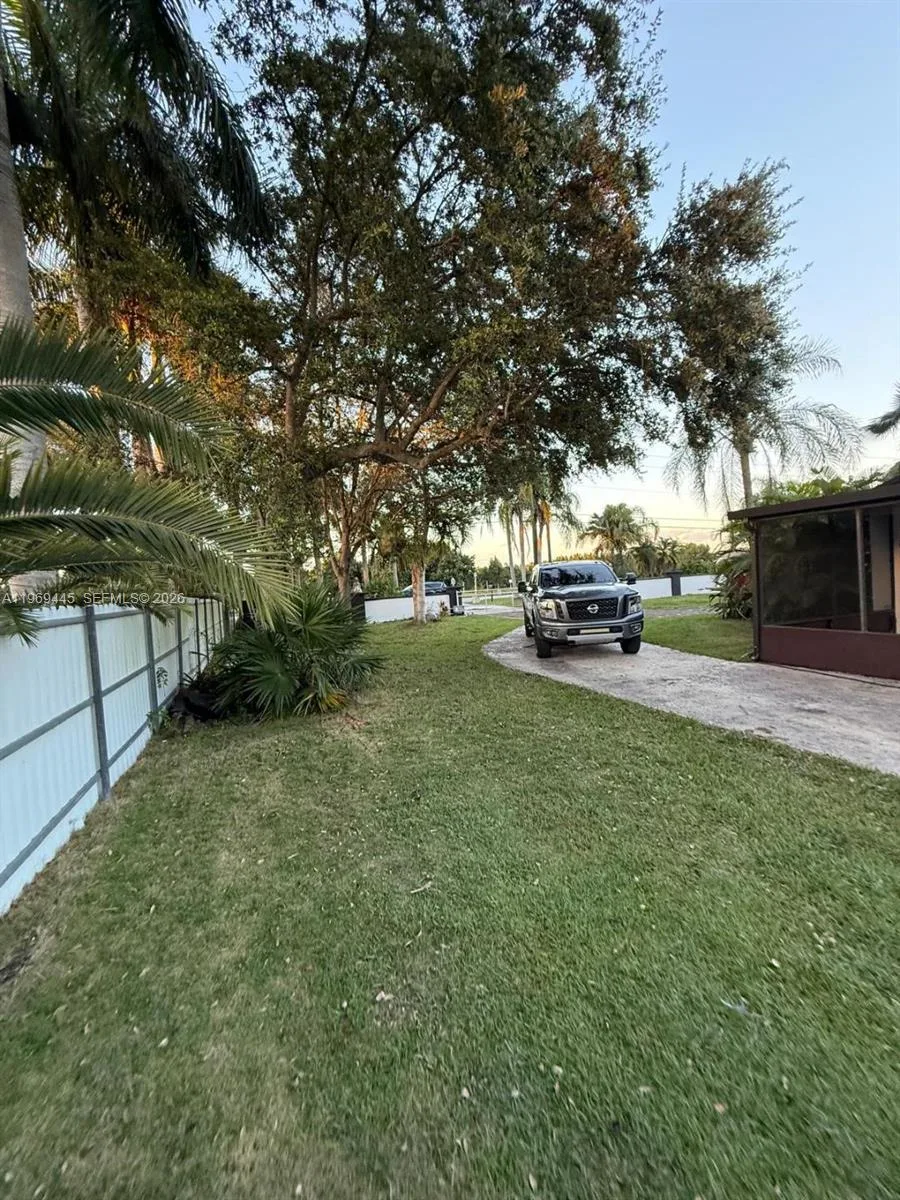 15750 SW 216th St, Miami, FL 33170 photo 4