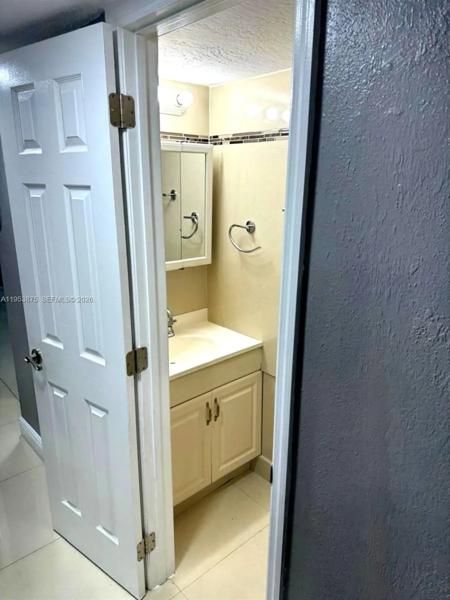 5461 W 24th Ave # 25, Hialeah, FL 33016 photo 11