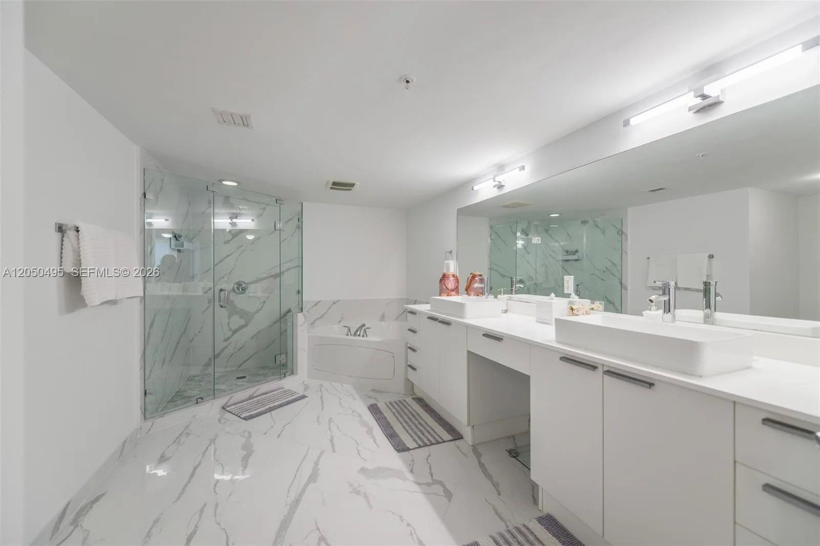 16699 Collins Ave # 2004, Sunny Isles Beach, FL 33160 photo 11