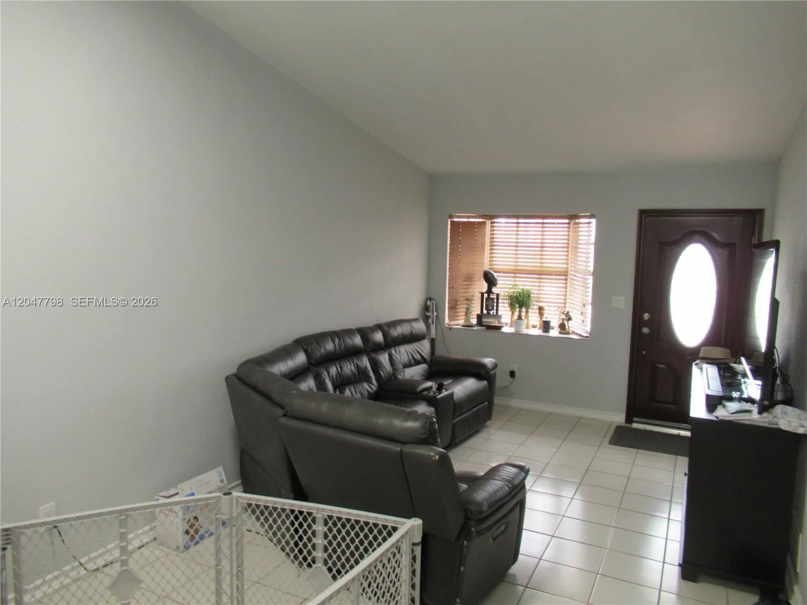 11530 NW 87th Ct, Hialeah Gardens, FL 33018 photo 3