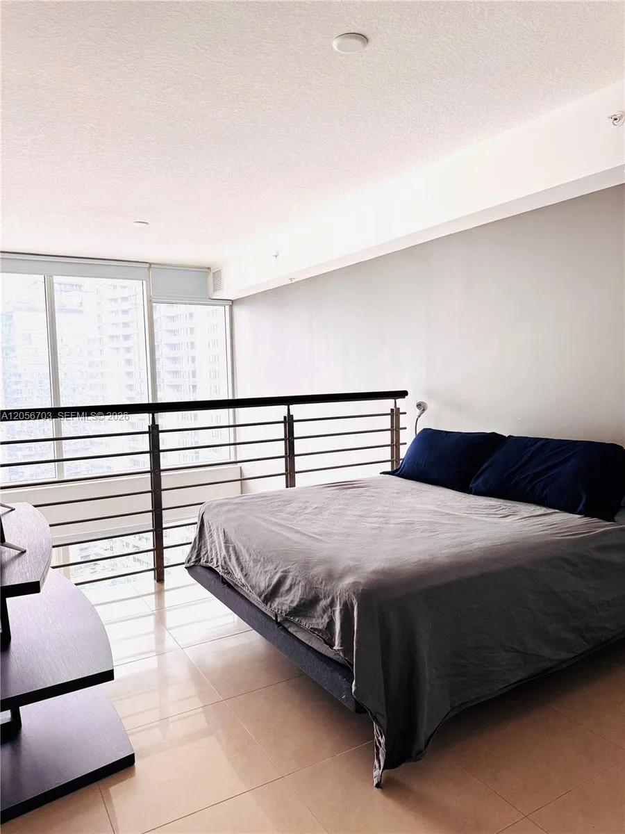 41 SE 5th # 2204, Miami, FL 33131 photo 10