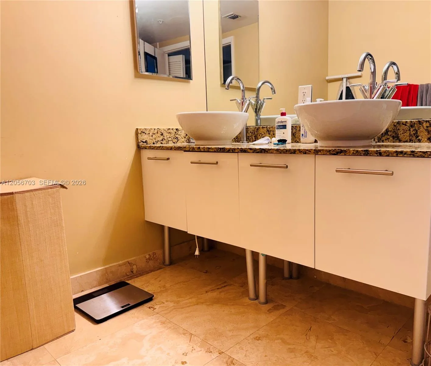 41 SE 5th # 2204, Miami, FL 33131 photo 13