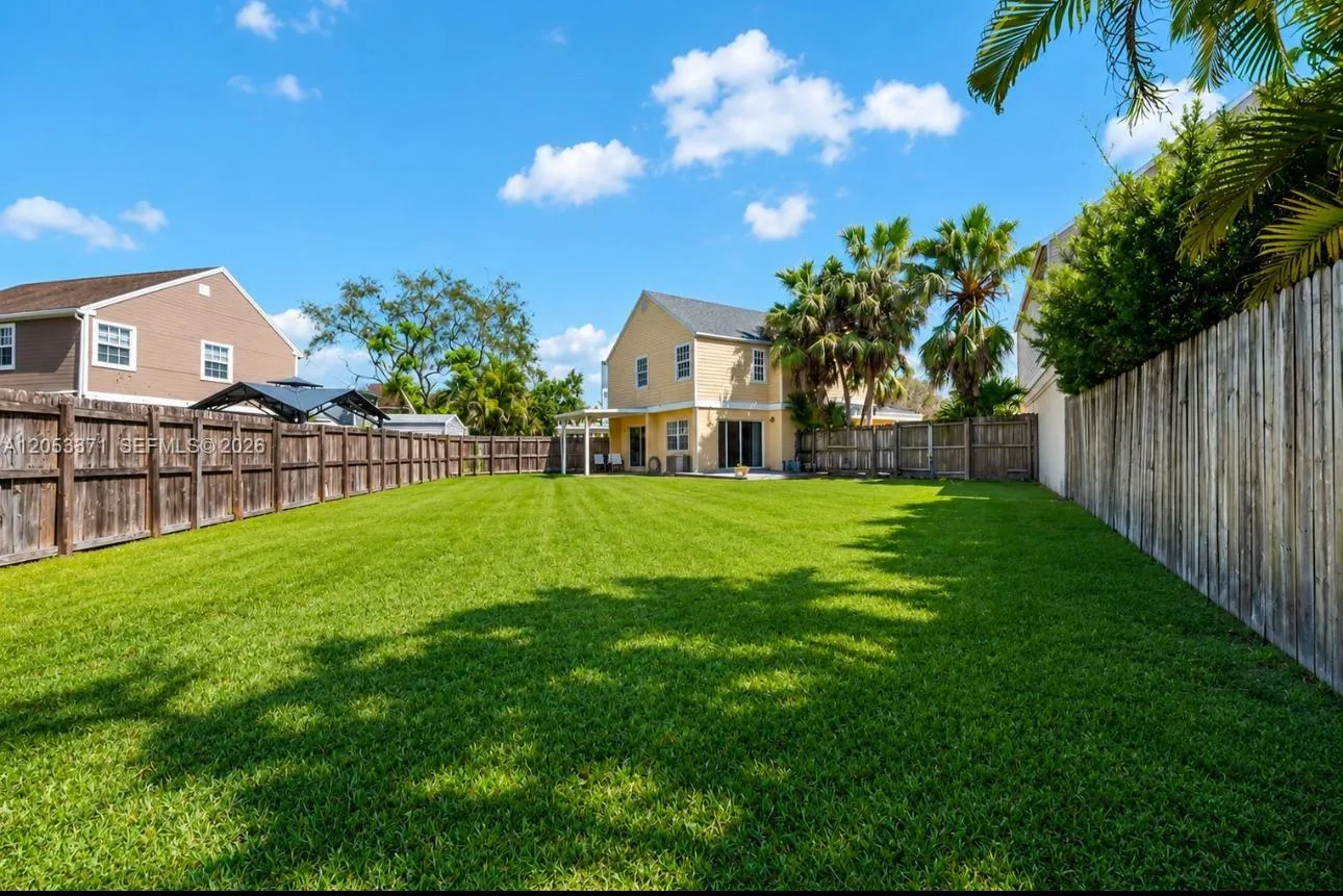 Listing photo 11