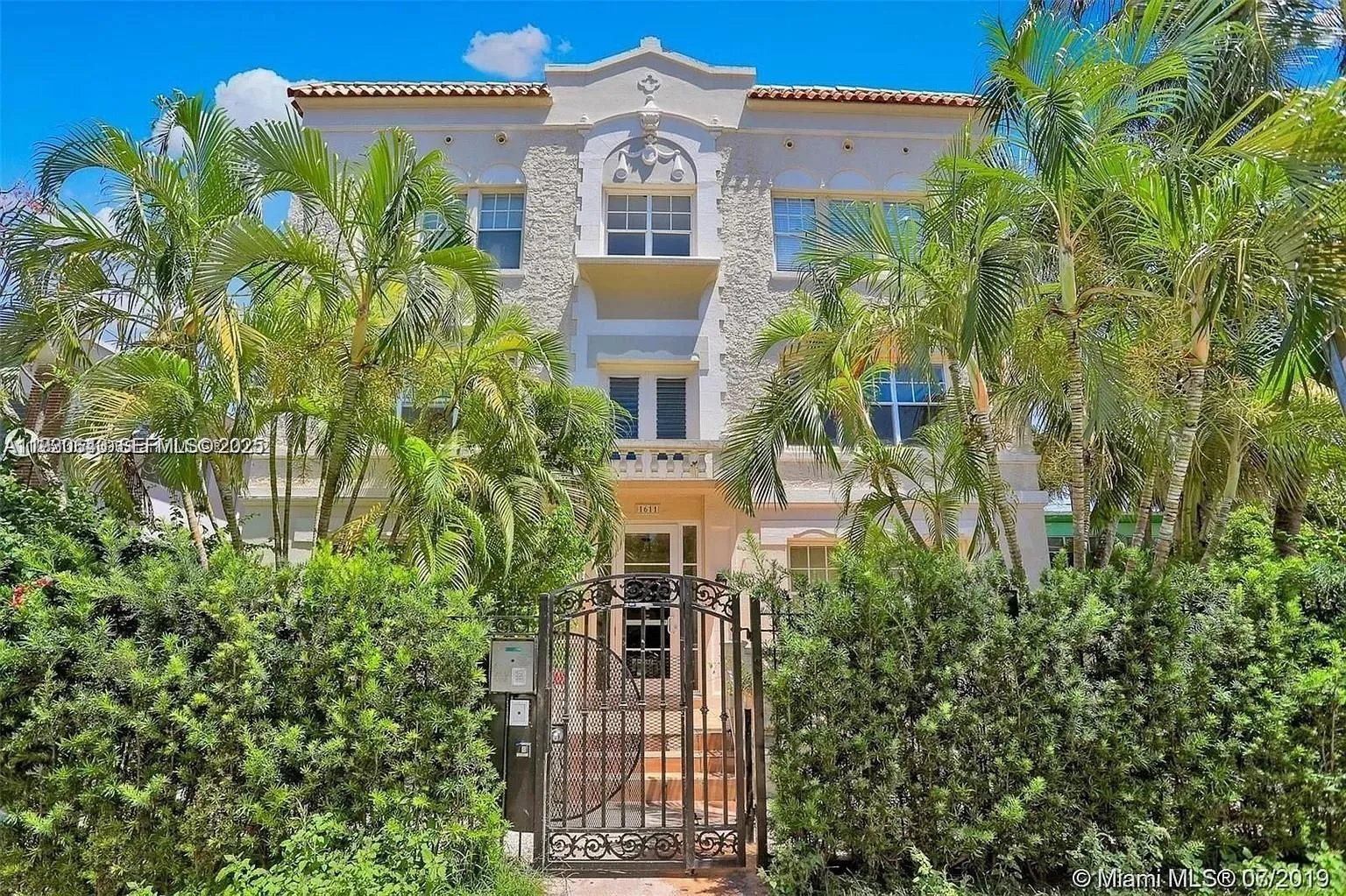 1611 Michigan Ave # 21, Miami Beach, FL 33139 photo 2