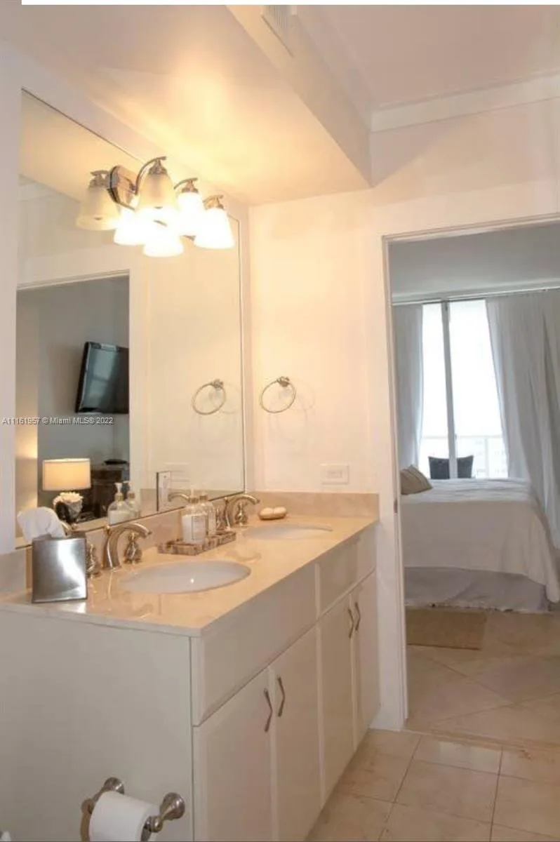 6365 Collins Ave # 2409, Miami Beach, FL 33141 photo 10