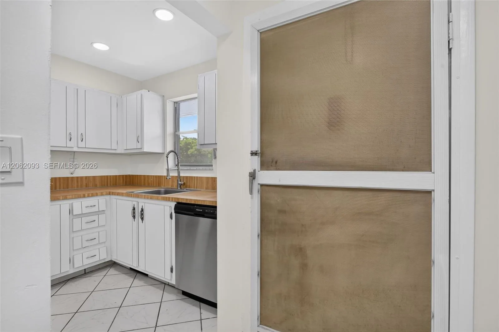 6080 NW 44th St # 410, Lauderhill, FL 33319 photo 5