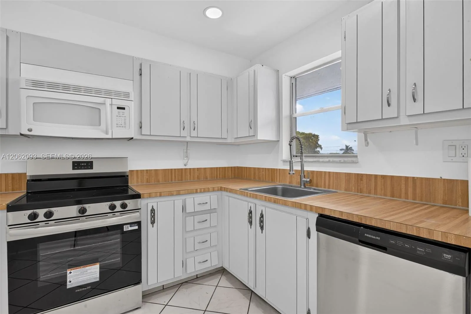 6080 NW 44th St # 410, Lauderhill, FL 33319 photo 6