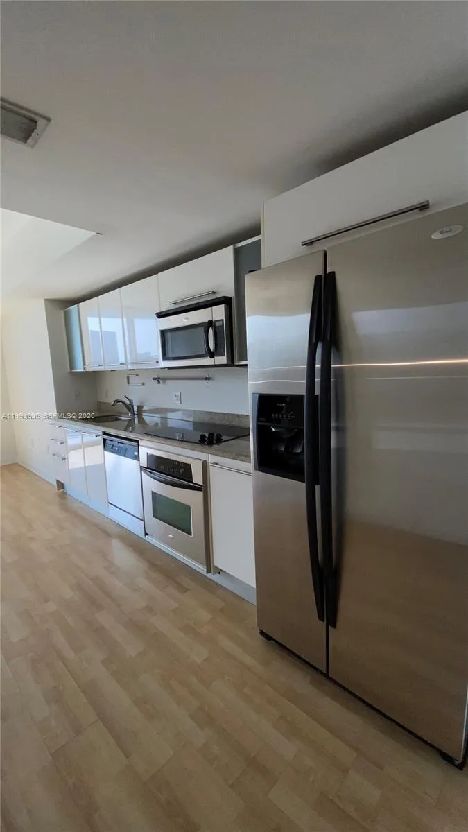 185 SW 7th St # 3706, Miami, FL 33130 photo 11