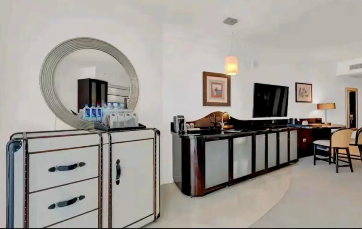 4391 Collins Avenue # 1913, Miami Beach, FL 33140 photo 7