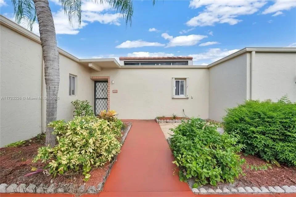 2532 Boundbrook Drive S # 104, Palm Springs, FL 33406 photo 2