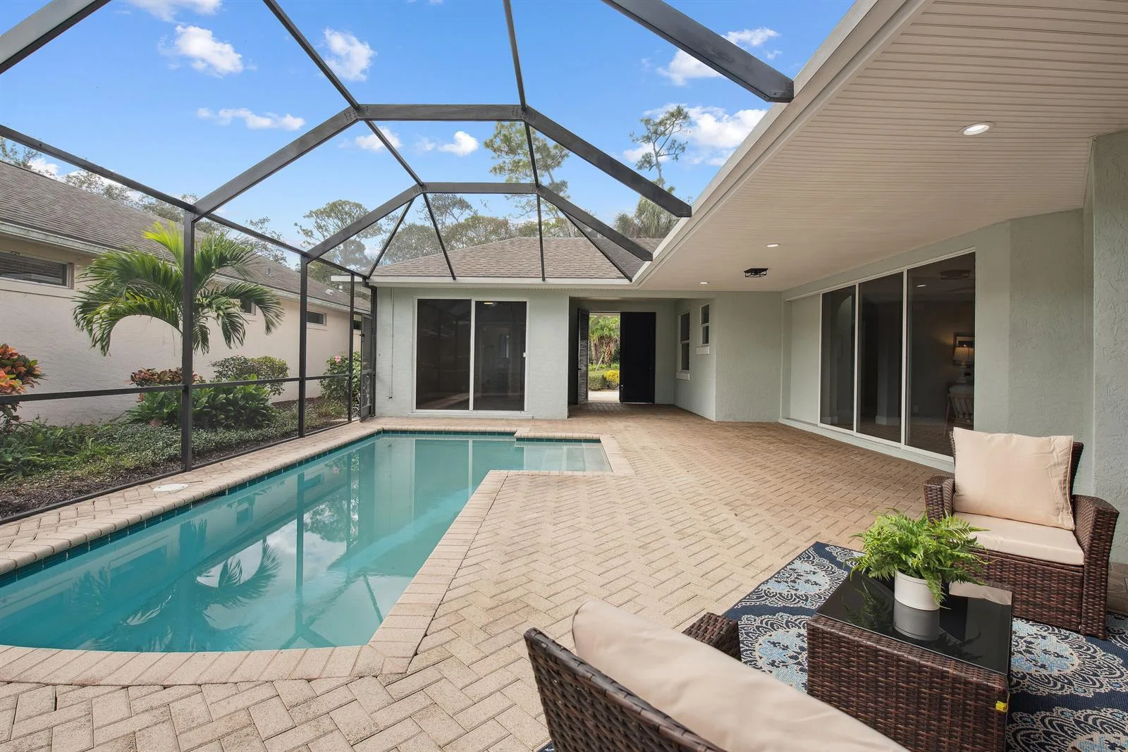 1018 CAROLINA Circle SW, Vero Beach, FL 32962 photo 9