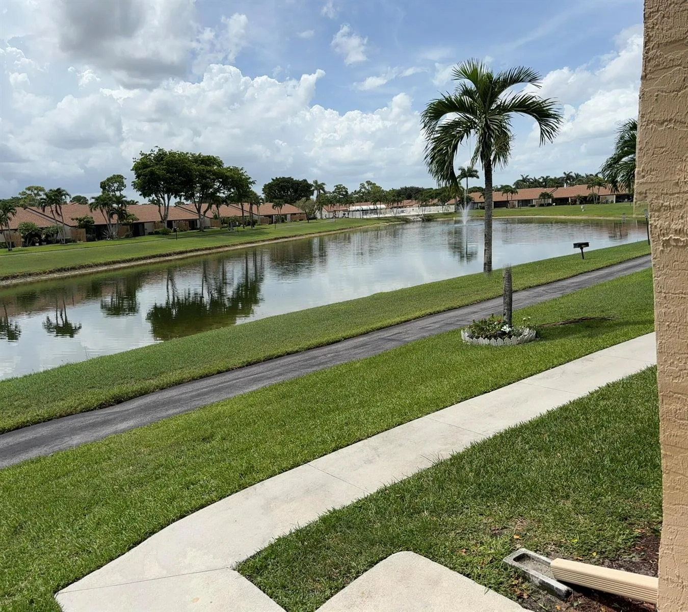 826 Sky Pine Way # G2, FL 33415