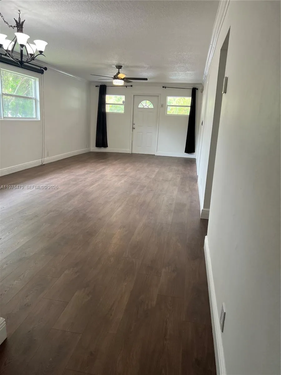 109 SW 1st Ave, Hallandale Beach, FL 33009 photo 11