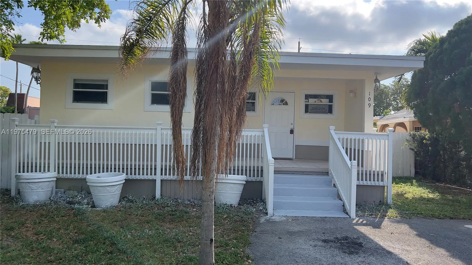 109 SW 1st Ave, Hallandale Beach, FL 33009 photo 2