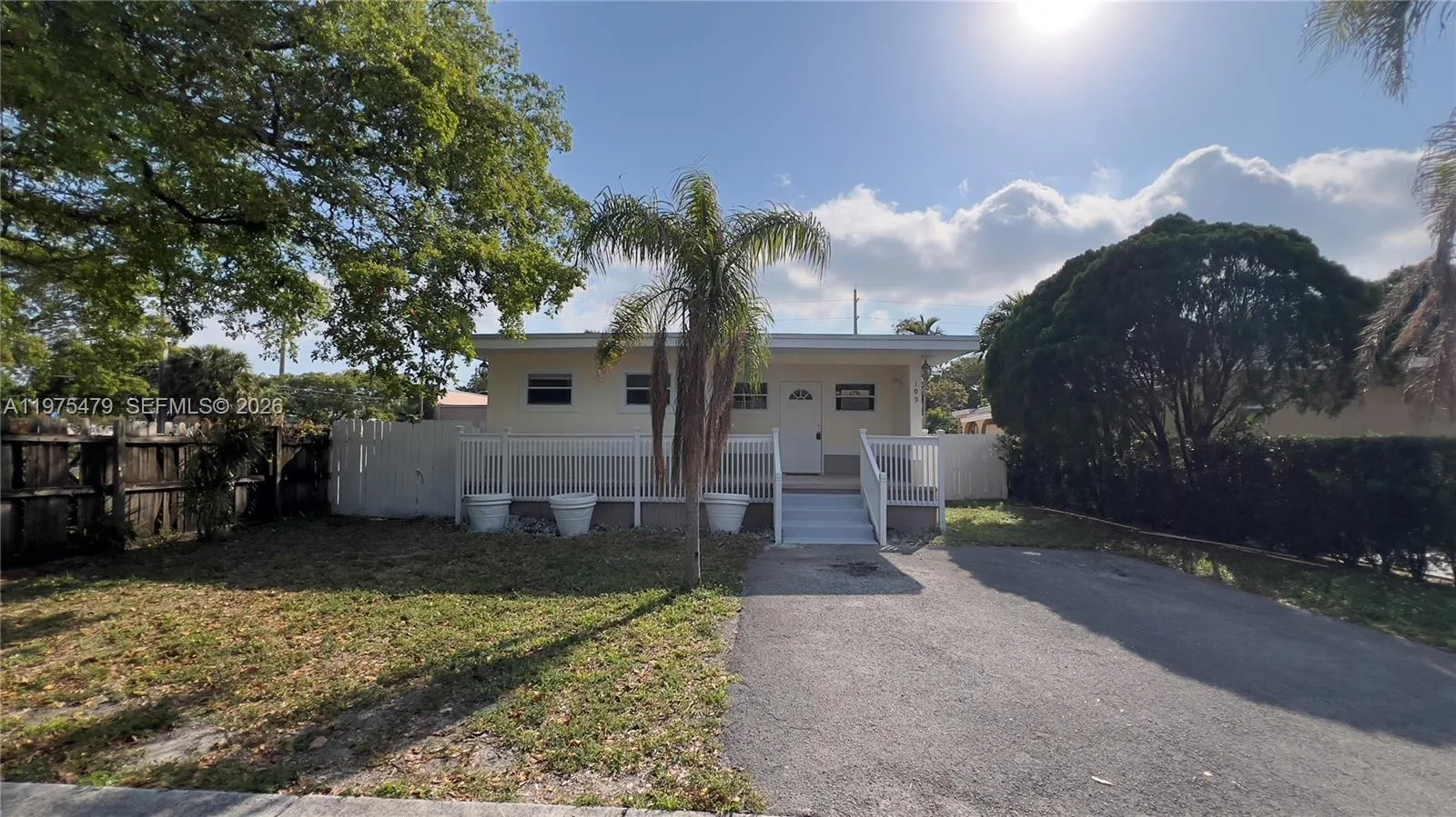 109 SW 1st Ave, Hallandale Beach, FL 33009 photo 3