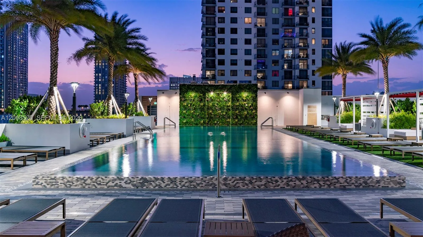 650 NE 2nd Ave # 2811, Miami, FL 33132 photo 2
