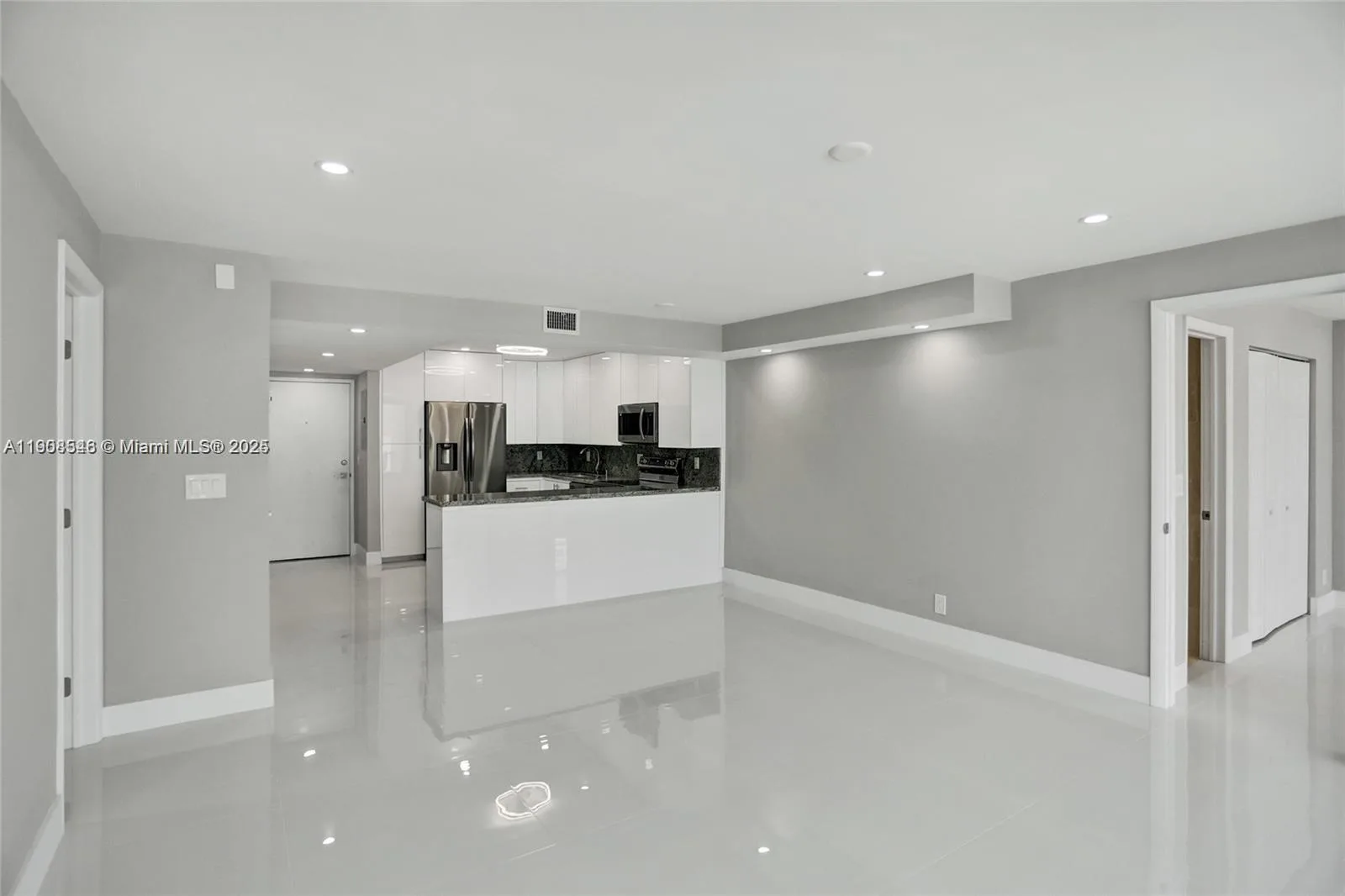 2301 S Ocean Dr # 2404, Hollywood, FL 33019 photo 8