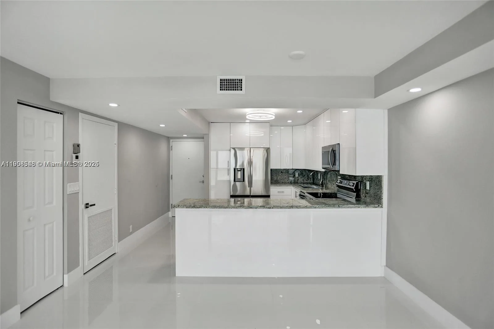 2301 S Ocean Dr # 2404, Hollywood, FL 33019 photo 9