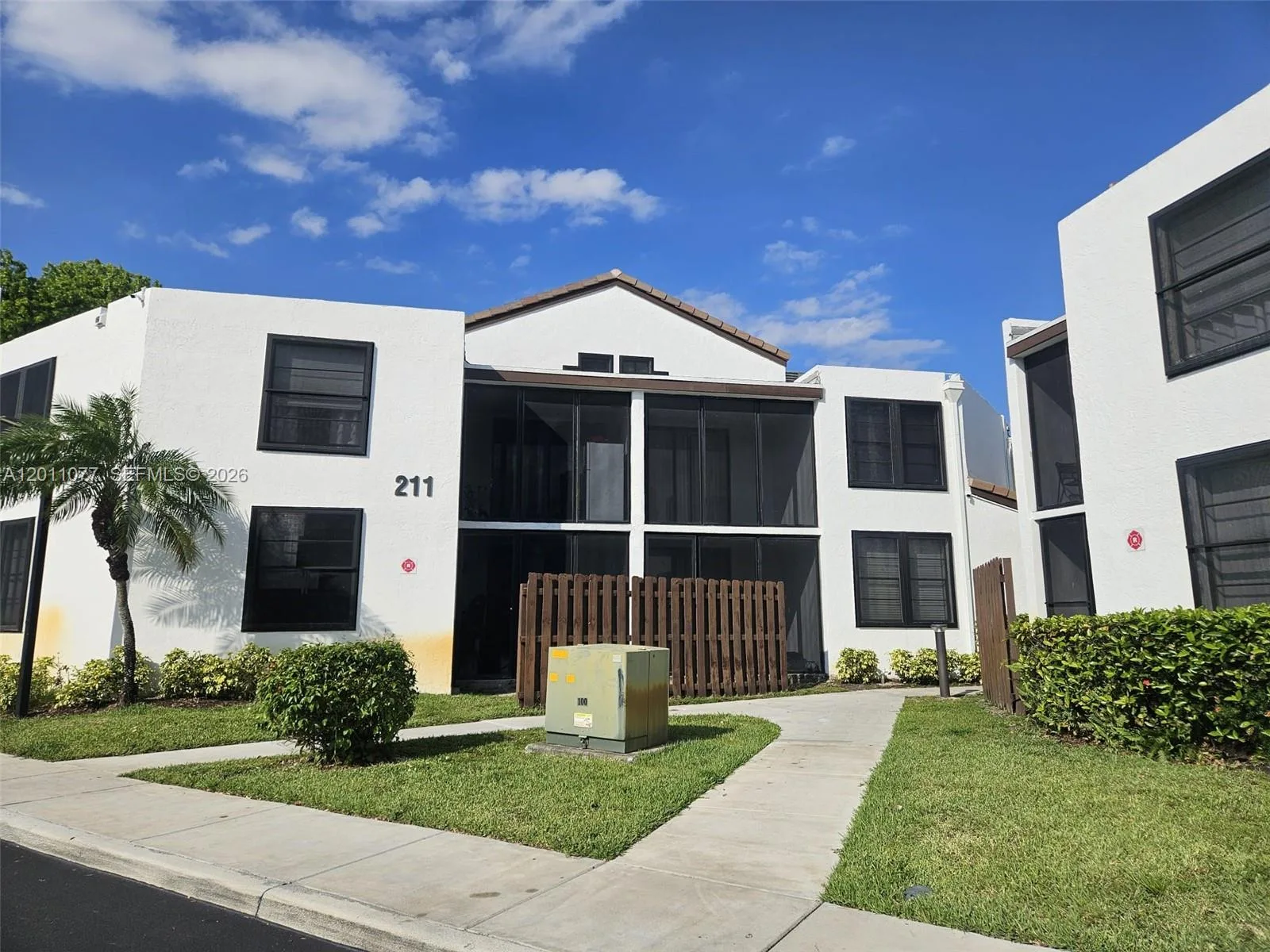 211 Lake Pointe Dr # 108, Oakland Park, FL 33309