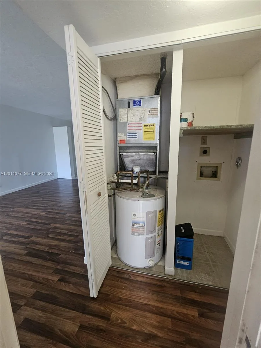 211 Lake Pointe Dr # 108, Oakland Park, FL 33309 photo 11