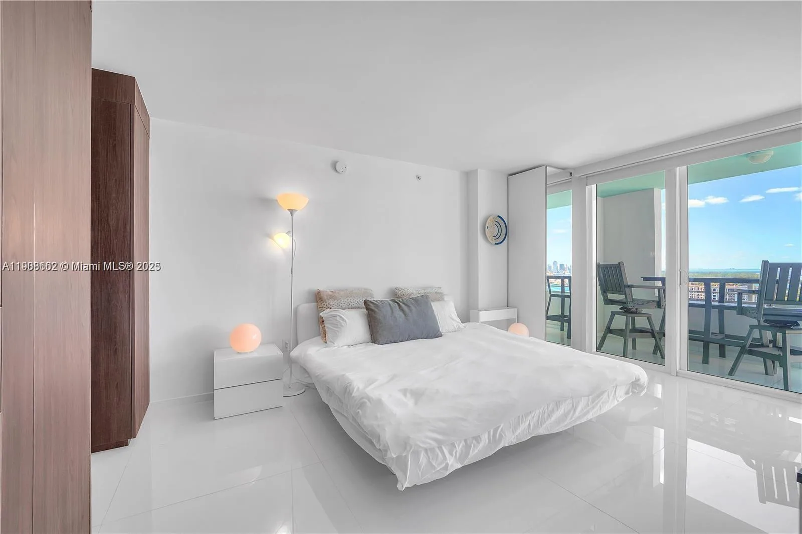 400 S Pointe Dr # 2307, Miami Beach, FL 33139 photo 10
