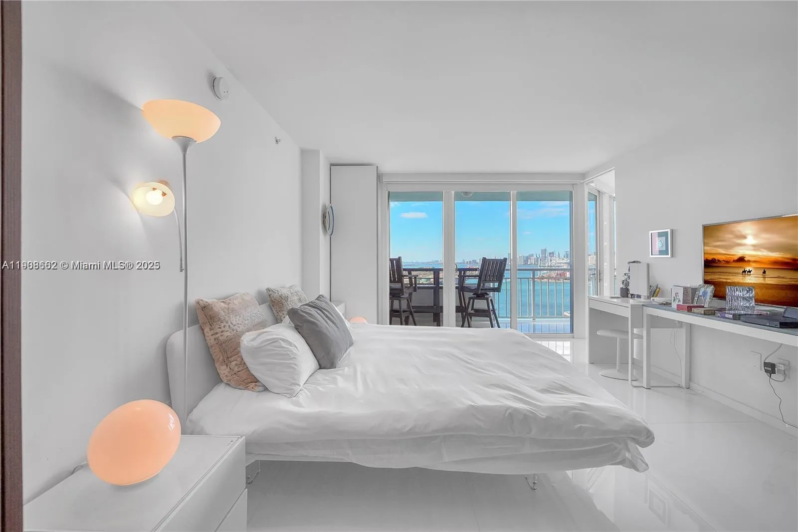 400 S Pointe Dr # 2307, Miami Beach, FL 33139 photo 11