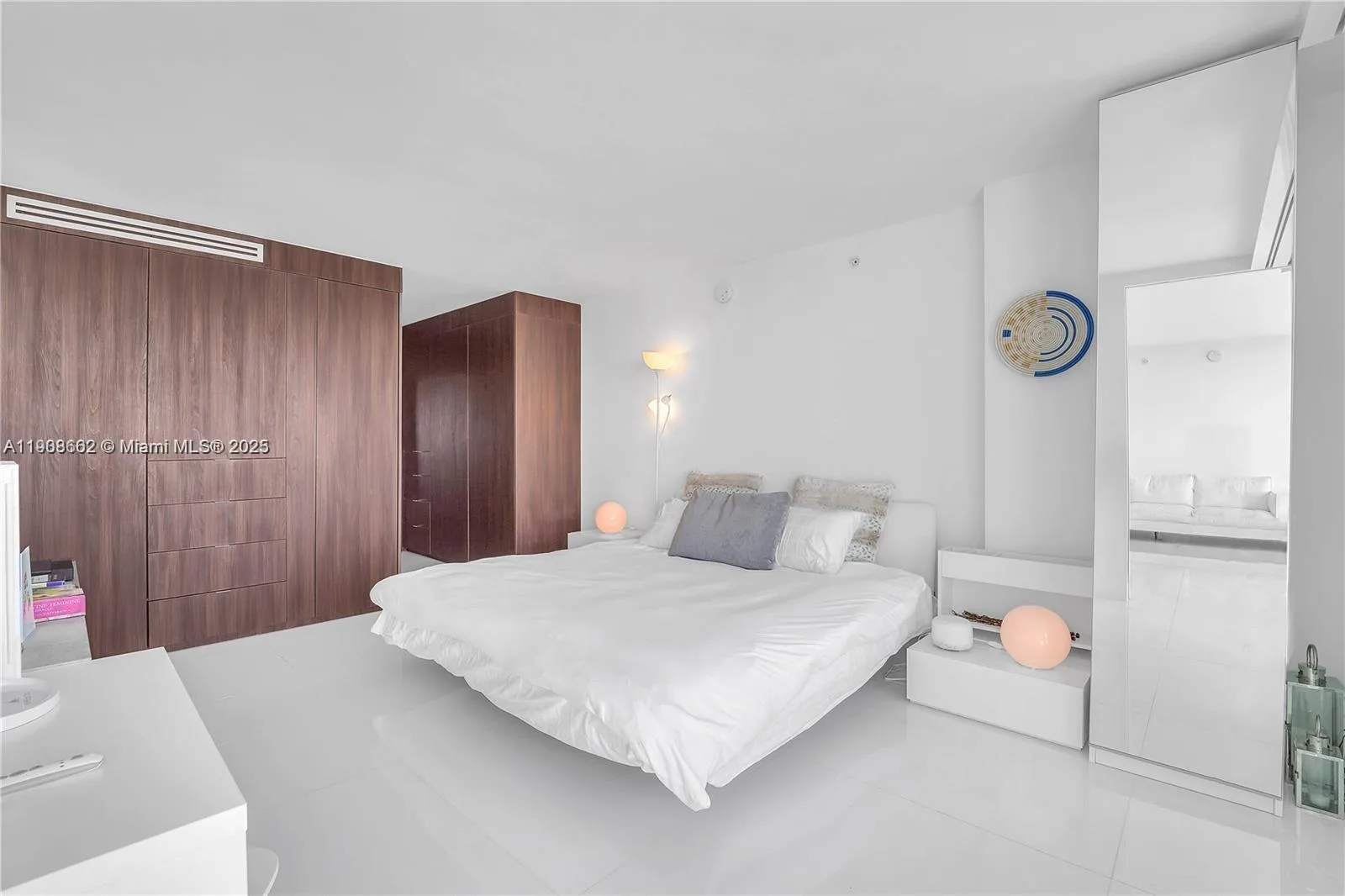 400 S Pointe Dr # 2307, Miami Beach, FL 33139 photo 12