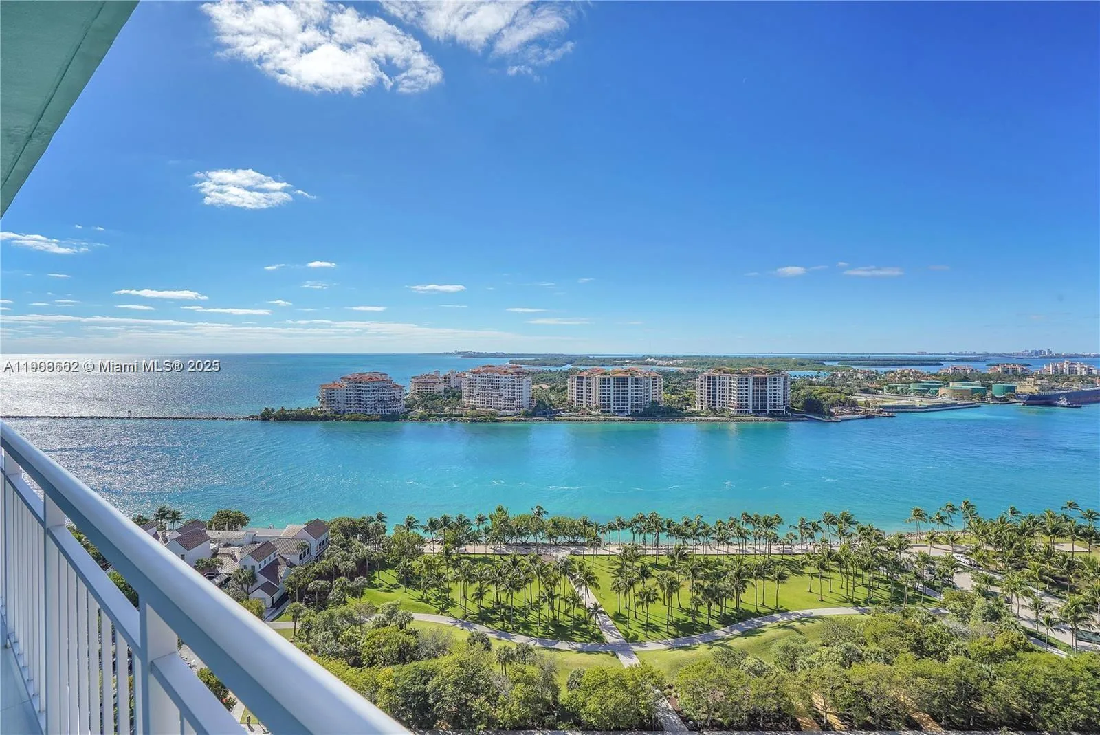 400 S Pointe Dr # 2307, Miami Beach, FL 33139 photo 2