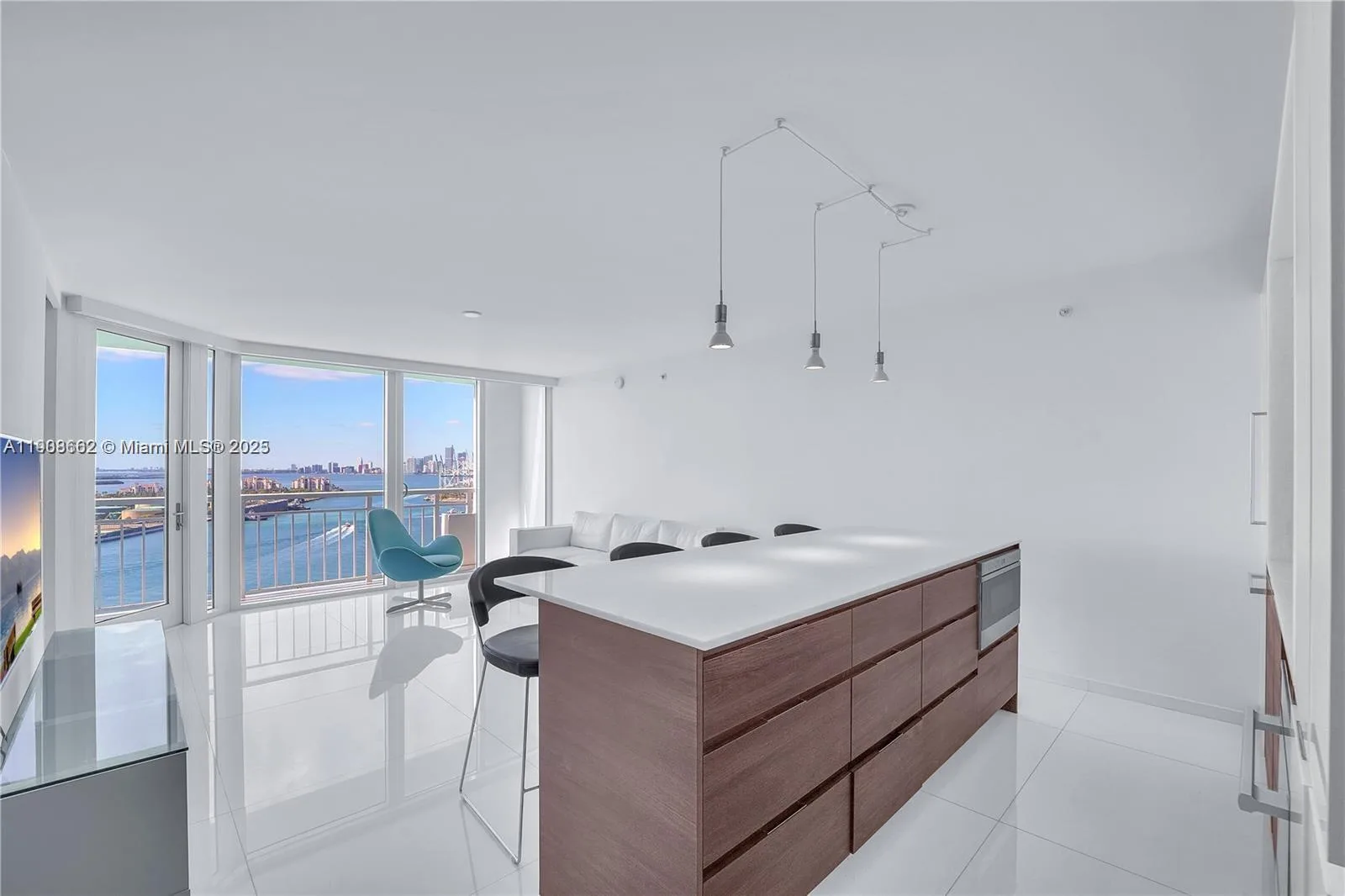400 S Pointe Dr # 2307, Miami Beach, FL 33139 photo 3