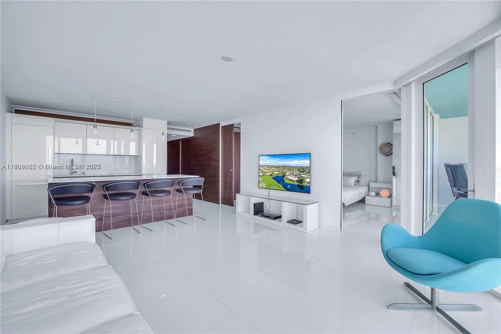 400 S Pointe Dr # 2307, Miami Beach, FL 33139 photo 4