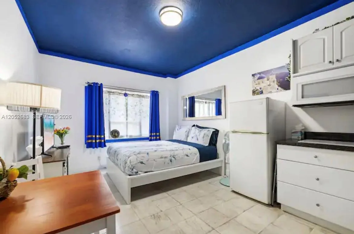 255 W 24th St # 302, Miami Beach, FL 33140