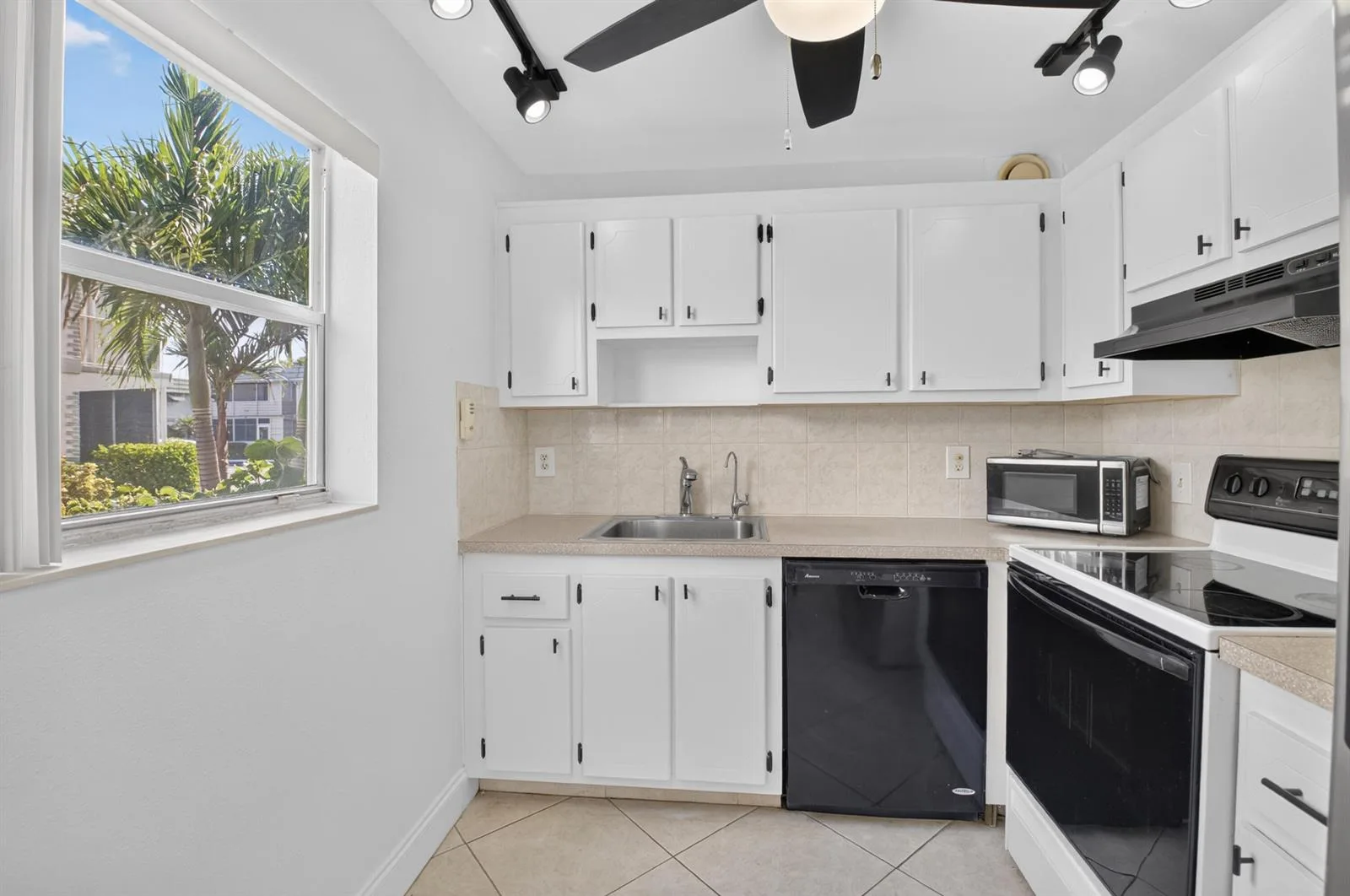 449 MONACO J, Delray Beach, FL 33446 photo 9