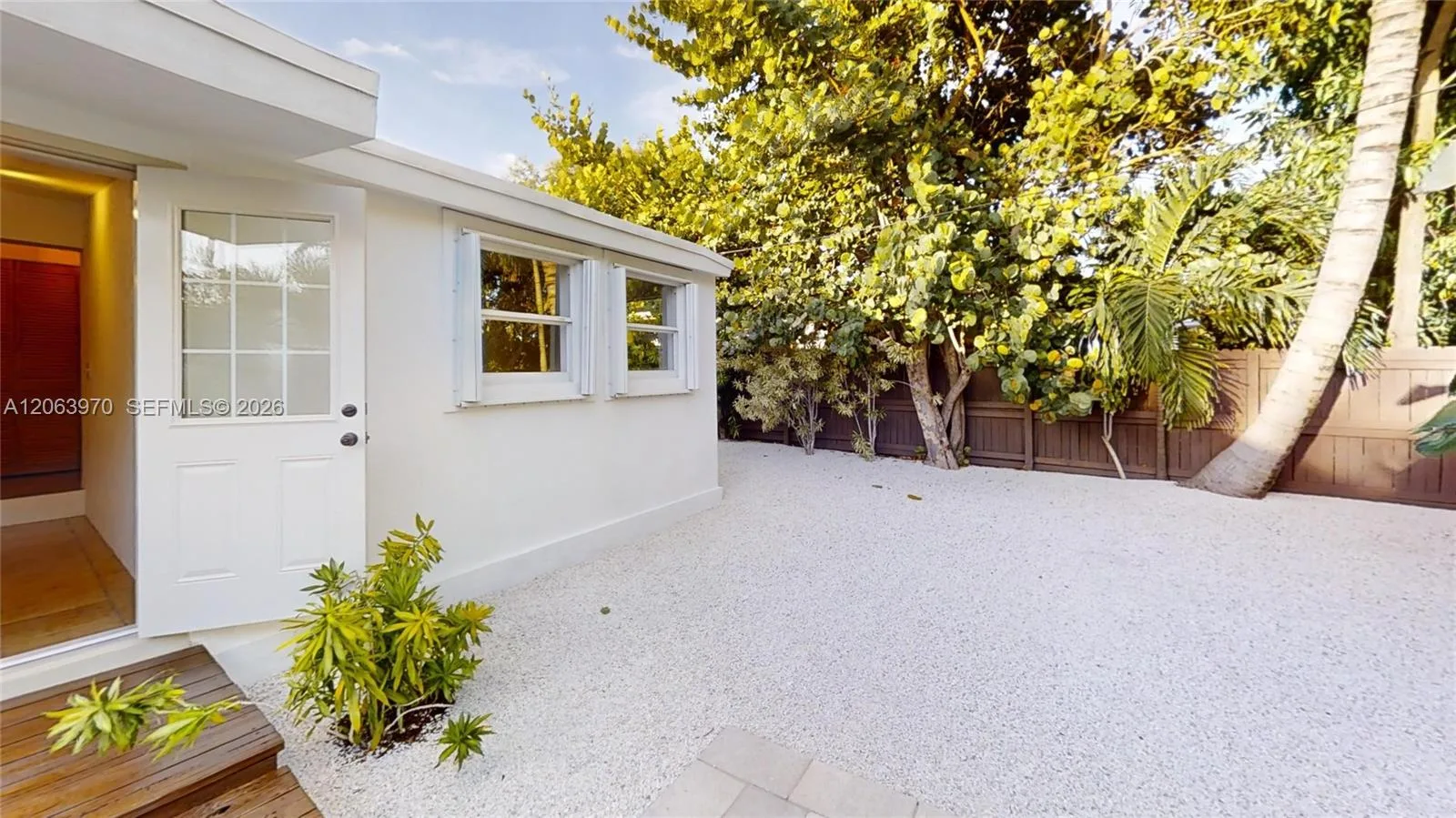 1112 NE 111th St, Miami, FL 33161 photo 2