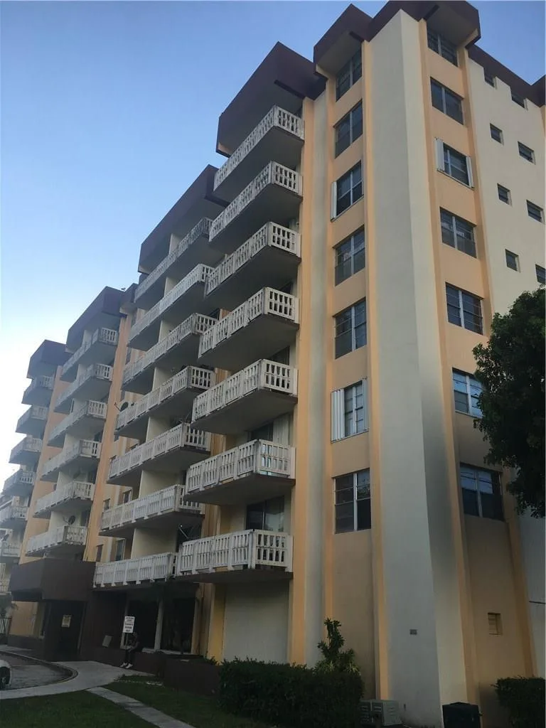 15600 NW 7th Avenue # 421, Miami, FL 33169
