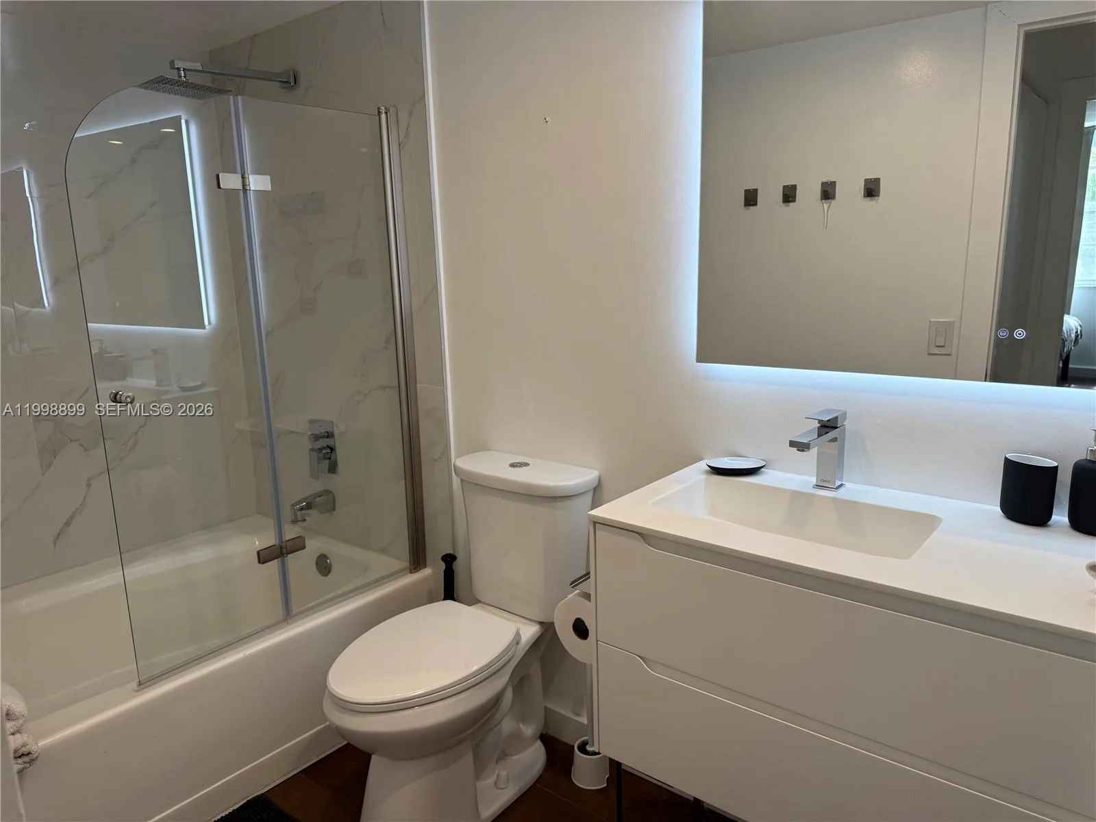 19555 E Country Club Dr # 8602, Aventura, FL 33180 photo 11
