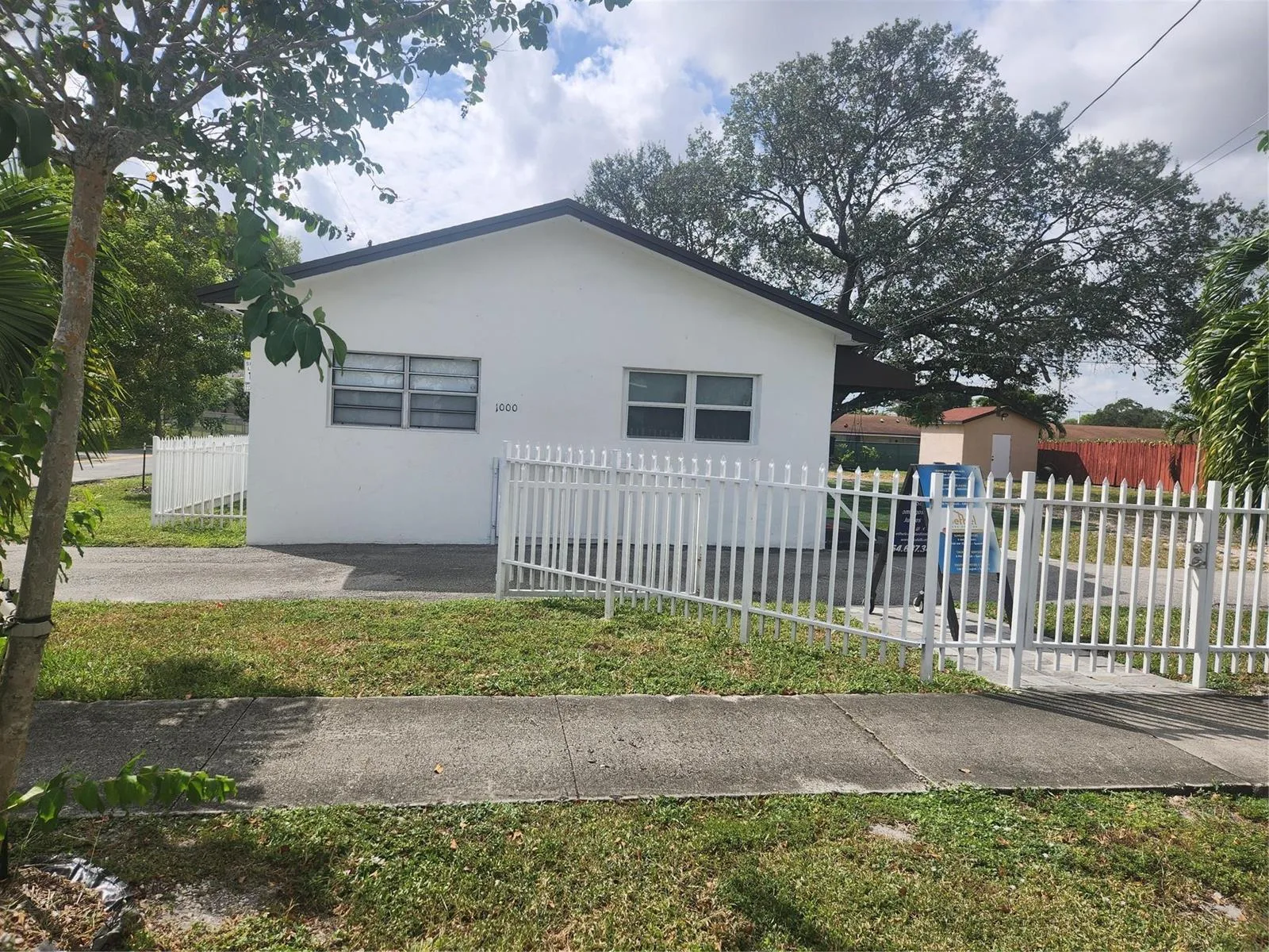 1000 Foster Road, Hallandale Beach, FL 33009