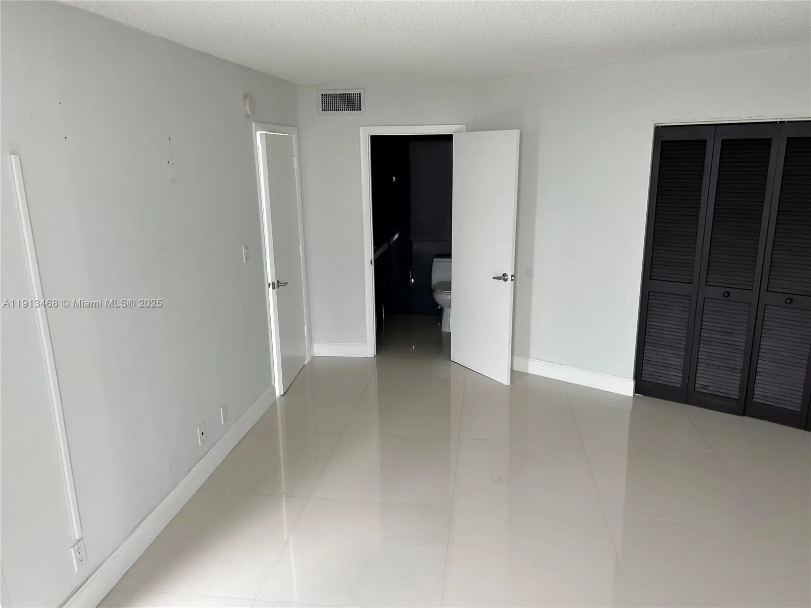 100 Bayview Dr # 2122, Sunny Isles Beach, FL 33160 photo 11