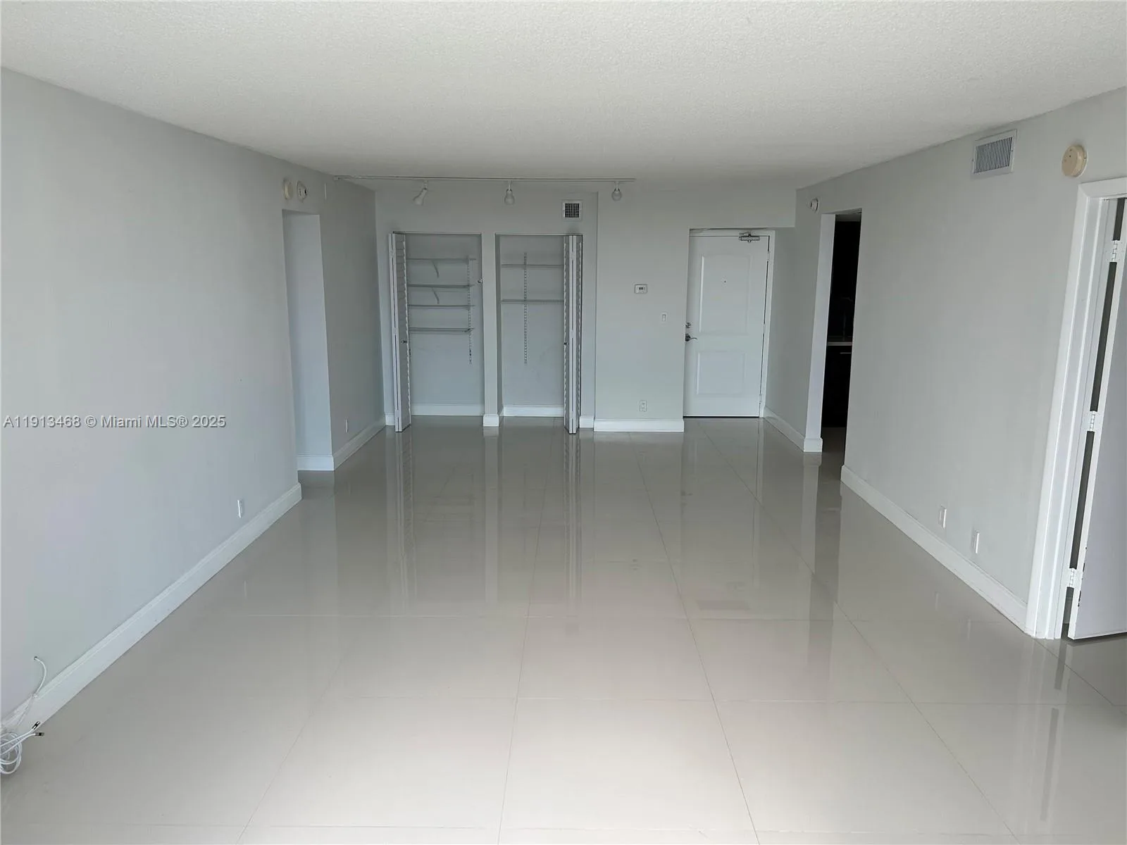 100 Bayview Dr # 2122, Sunny Isles Beach, FL 33160 photo 3