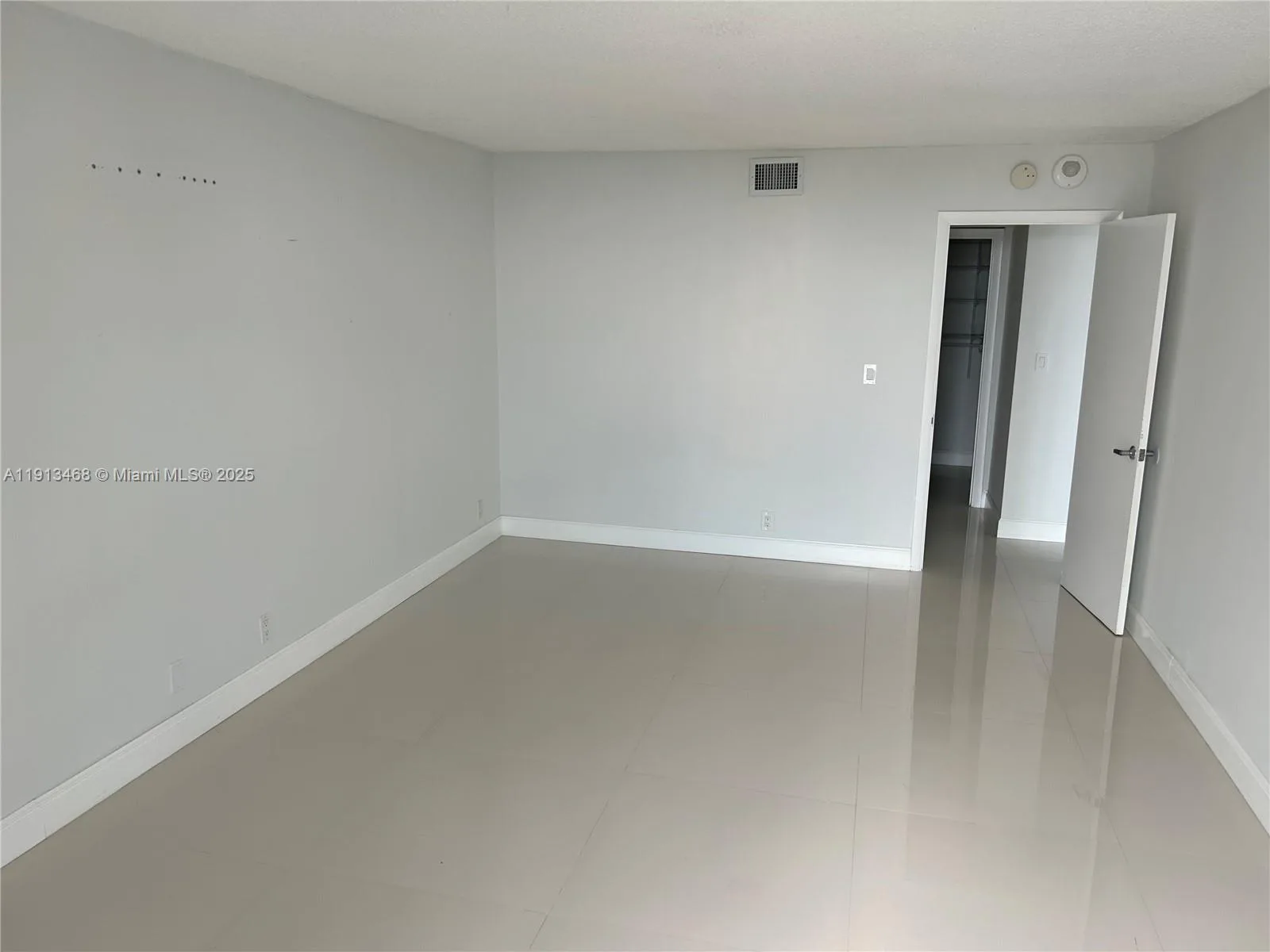 100 Bayview Dr # 2122, Sunny Isles Beach, FL 33160 photo 7